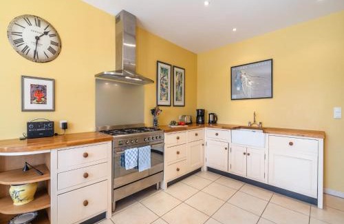 Limoux Villa | Private Villa with Pool Perfect for Family Getaways