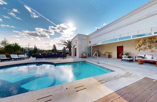 Hortaleza Villa | Spacious Villa in Madrid with Private Pool & Family Amenities