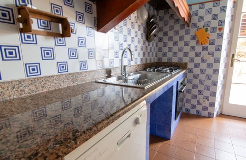 Magazzini Villa | Family-Friendly Villa in Magazzini with Oceanfront Pool