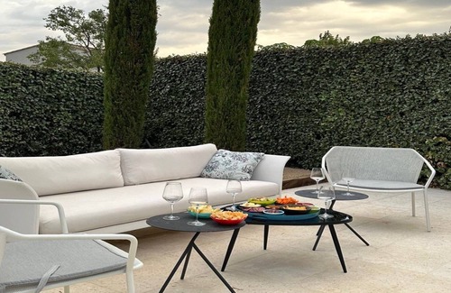 Malaucene Villa | Elegant Villa with Private Pool in Malaucène - 10/10 Rating