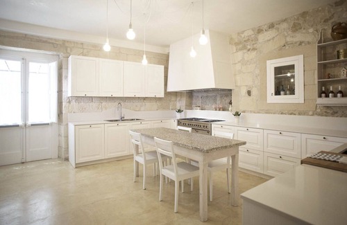 Martano Villa | Family-Friendly Villa in Martano with Pool & Spa Amenities