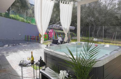 Notos Villa | Villa in Messonghi with Pool and Sea Nearby