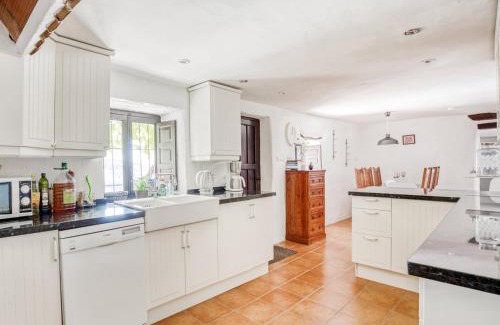 Montefrio Villa | Villa in Montefrio near Iznajar Lake, cleaning included