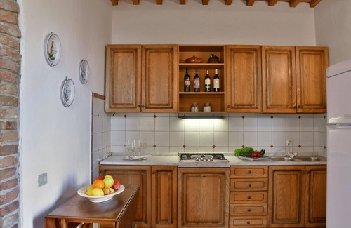 Montelopio Villa | Family-Friendly Villa in Montelopio with 6 Cozy Bedrooms