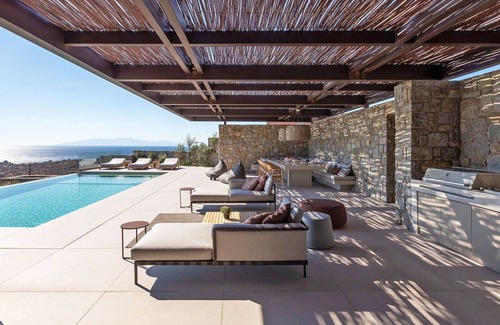 Mykonos Town Villa | Elegant Mykonos Villa with Private Pool and Spa for 10