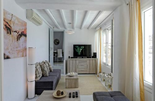 Kalafatis Villa | Elegant Villa with Ocean View in Mykonos - Pool & Family Friendly