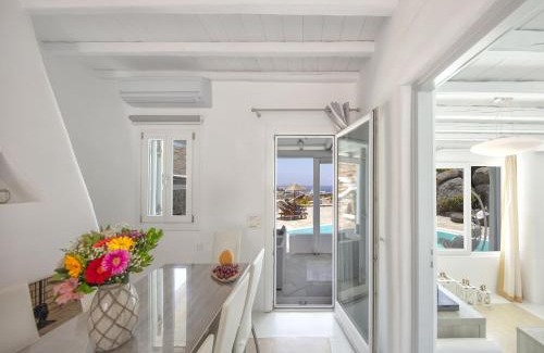 Kalafatis Villa | Elegant Villa with Ocean View in Mykonos - Pool & Family Friendly