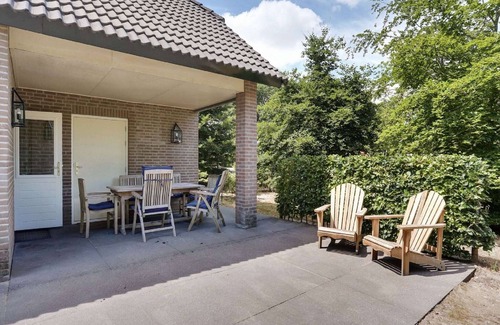 Uden Villa | Cozy Design House with Fireplace near Bedafse Bergen