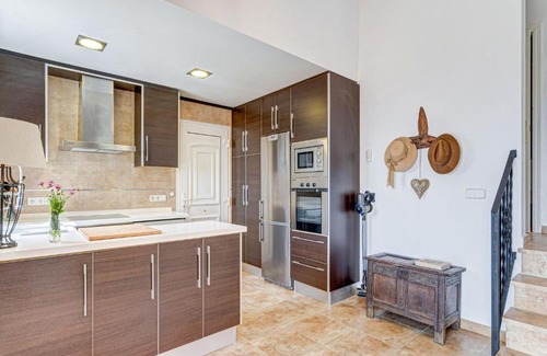 Oliva Villa | Relax at Belvilla by OYO Villa Bella Ciao with Pool Access