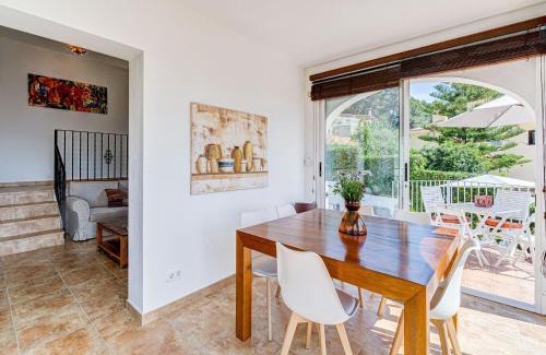 Oliva Villa | Relax at Belvilla by OYO Villa Bella Ciao with Pool Access