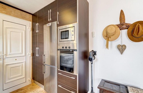 Oliva Villa | Relax at Belvilla by OYO Villa Bella Ciao with Pool Access