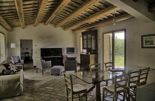 Ostra Villa | Cozy Villa in Ostra with Pool and Family-Friendly Amenities