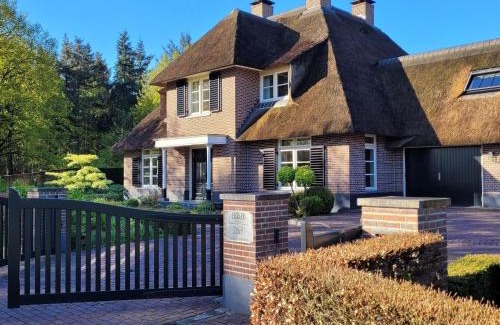 Overloon Villa | Relaxing B&B Villa in Overloon with Infrared Sauna
