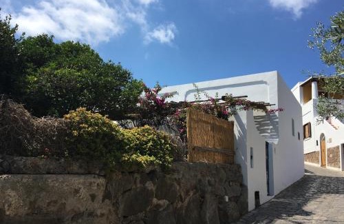 Panarea Apartment | Family-Friendly Villa in Panarea - Nespolo with Great Reviews