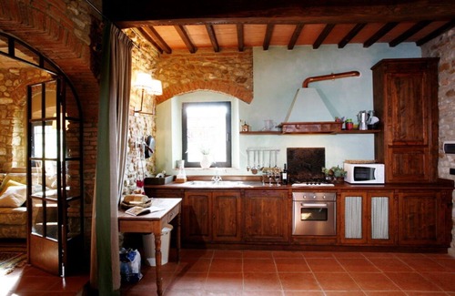 San Casciano in Val di Pesa Villa | Spacious Villa in Paolini with Pool and 6 Bedrooms