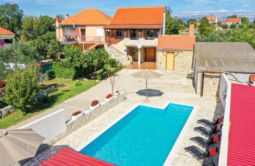 Policnik Villa | Inviting Villa in Poli Nik with Pool & Family-Friendly Vibes