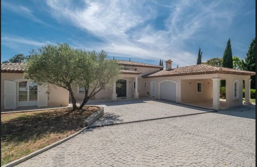 Puget-sur-Argens Villa | Idyllic Villa with Private Pool and Ocean Views