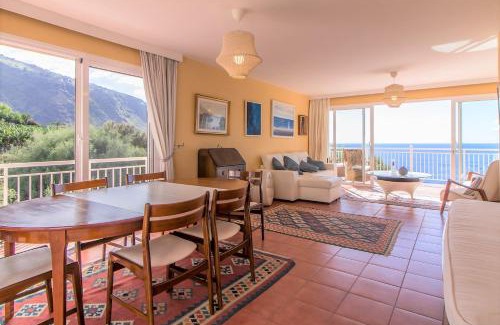 Los Realejos Villa | Oceanfront Villa with Pool and Exceptional Sea Views