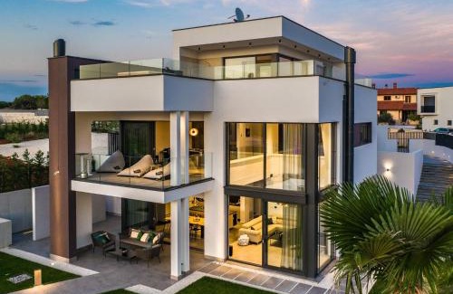 Vintijan Villa | Elegant Boutique Villa in Pula with Pool & Sauna Access