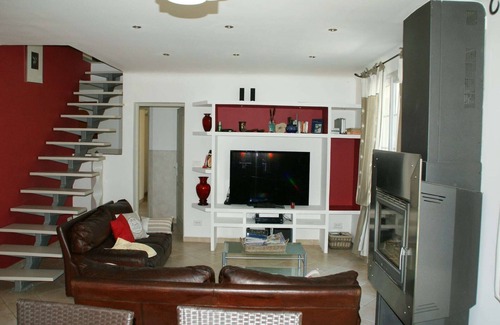 Reillanne Villa | Enchanting Detached Villa with Private Pool & Garden Retreat
