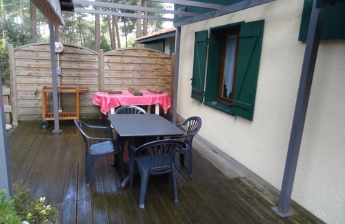 Moliets-et-Maa Villa | Convenient Villa Near Beaches, Shops & Family-Friendly Amenities