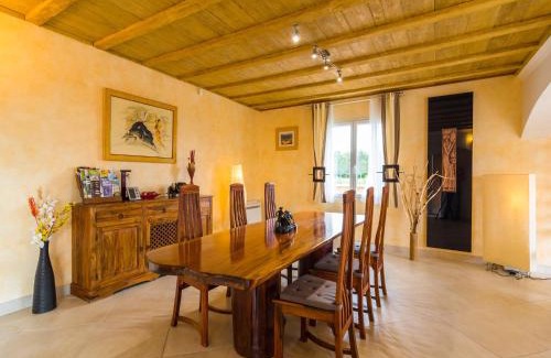 Rodilhan Villa | Beautiful Holiday Home with Private Pool for Your Escape