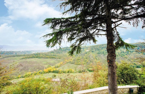 Castiglione in Teverina Villa | Discover Belvilla by OYO Castagno: Pet Friendly Getaway