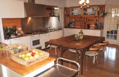 Isola Farnese House | Family-Friendly Villa with Pool on Via Francigena in Rome