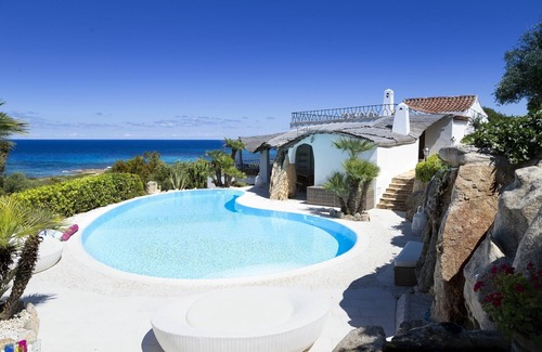 San Teodoro City Centre Villa | Family-Friendly Villa in San Teodoro with Pool & Ocean View