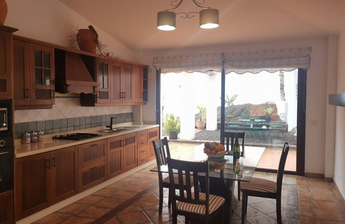 La Vera House | Premier Villa in Santa Ursula with Garden & Spa Amenities