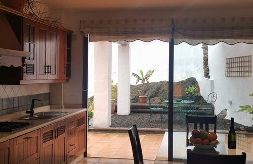 La Vera House | Premier Villa in Santa Ursula with Garden & Spa Amenities