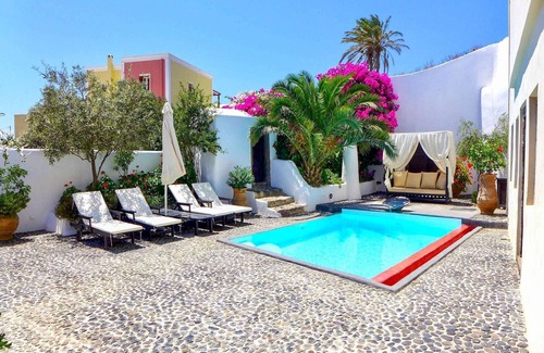 Megalochori Villa | Villa in Santorini with Stunning Outdoor Kitchen