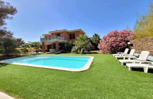Le Dramont Villa | Seaside Villa with Pool: Ideal for 10 Guests & Ocean Views