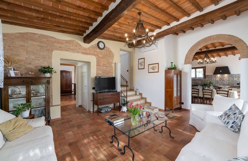 Siena Villa | Explore Capanna di Elfo: Top-Rated & Family-Friendly Retreat