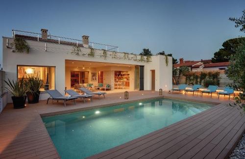 Stinjan Villa | Seaside Retreat: Villa with Private Pool and Scenic Views