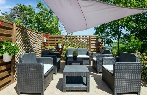 Tavoleto Villa | Pet-Friendly Oasis at Belvilla by OYO Casale Verbena
