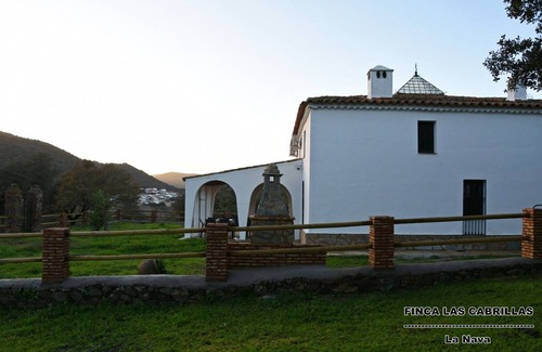 La Nava Villa | Cozy Villa in Sierra de Aracena with Private Pool & Pets