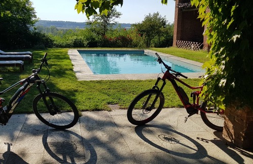 Capriata d'Orba House | Elegant Villa in Monferrato Vineyards with Pool Access