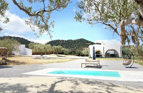 Hammam Bent Djedidi Villa | Explore Our Inviting Villa in Hammamet Mountain Retreat
