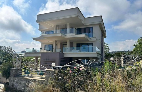 Trabzon Villa | Serene Villa with Sea View, Perfect for Families