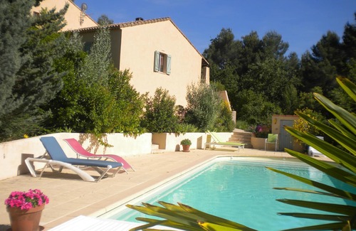 Trets Villa | Peaceful Villa Surrounded by Majestic Pine Forest Retreat