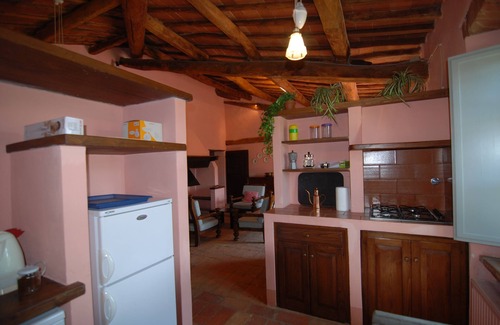 Paciano House | Idyllic Villa Retreat in the Umbrian Countryside with Pool
