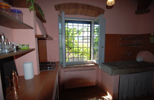 Paciano House | Idyllic Villa Retreat in the Umbrian Countryside with Pool