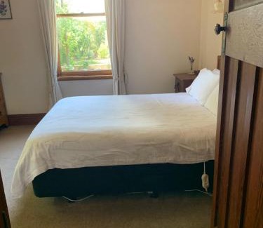 Martinborough House | Discover Villa in the Vines: 4-Star Guest Favorite