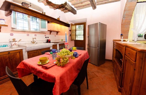 Uzzano Villa | Inviting Villa in Uzzano with Private Pool & Spa, Sleeps 10