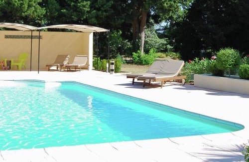 Valreas House | Elegant Villa with Pool and Garden for Friends' Getaway