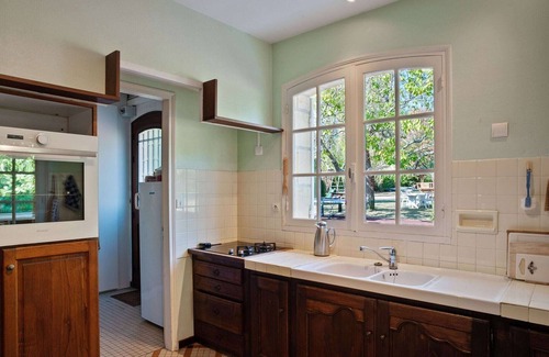 Velines Villa | Enchanting Villa with Private Garden in Vélines - 10/10 Rating
