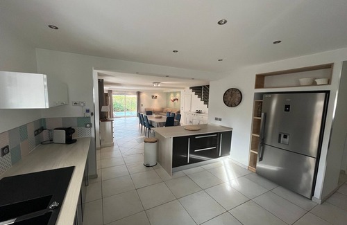 Vidauban House | Inviting Holiday Home with Private Pool and Family Amenities