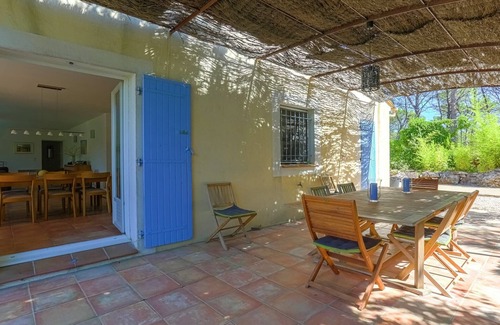 Vidauban Villa | Relaxing Villa Retreat with Private Pool and Breakfast