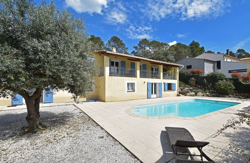 Vidauban Villa | Relaxing Villa Retreat with Private Pool and Breakfast